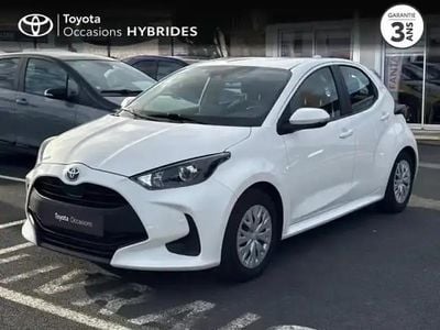 Blanc Occasion 2022 Toyota Yaris Hybrid Berline | 17 990 € (Prix juste)