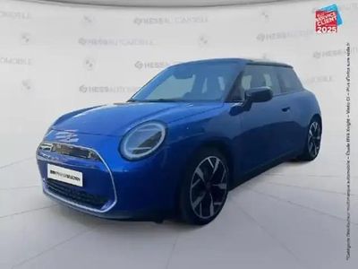 Occasion Mini Cooper Favoured 11 kW (15 ch) 2024 Blazing blue Citadine