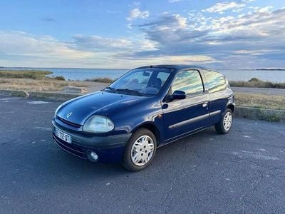 Occasion Renault Clio II Initiale 90 ch (66 kW) 1999 Bleu Berline