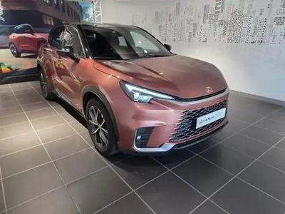 Cuivre basson métallisé/toit noir Occasion 2024 Lexus LBX SUV | 35 990 € (Prix assez cher)