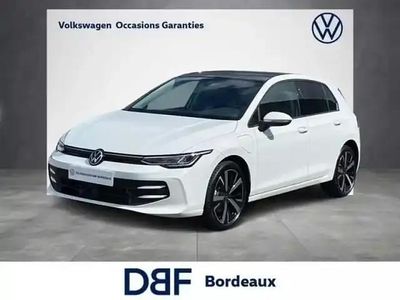 Blanc Occasion 2025 VW Golf VIII Life Berline | 37 390 € (Prix assez cher)