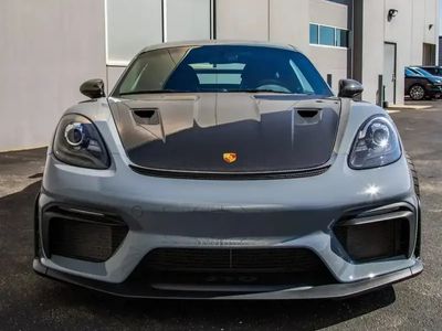 Porsche 718 Cayman GT4
