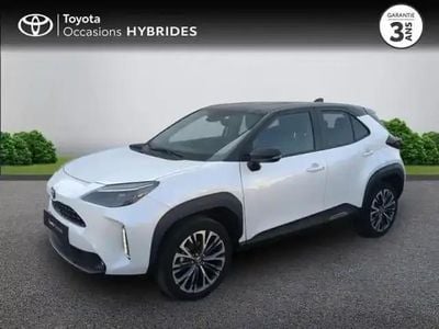 Blanc nacré/toit noir Occasion 2023 Toyota Yaris Cross SUV | 22 900 € (Prix juste)
