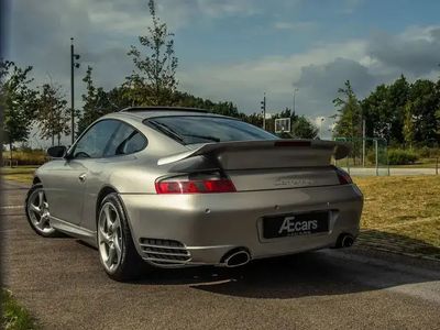 Porsche 911 Carrera 4