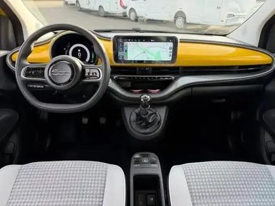 Nouvelle Fiat 500 2025 Yellow gold métal Berline