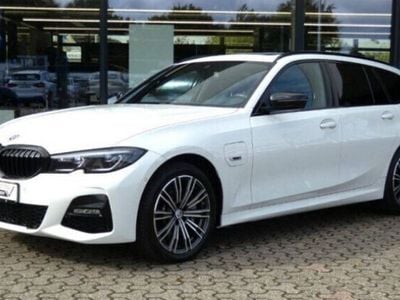 BMW 330e