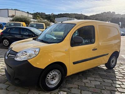 Jaune Occasion 2015 Renault Kangoo Monospace | 7 900 €