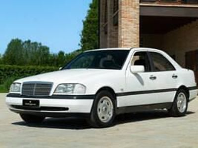 Blanc Occasion 1996 Mercedes C200 Berline | 15 500 €