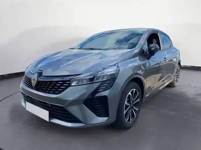 Gris Nouvelle 2025 Renault Clio V Techno Berline | 23 999 € (Prix assez cher)