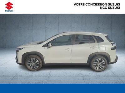 Cool white pearl métallisé Nouvelle 2025 Suzuki SX4 S-Cross Style SUV | 25 990 € (Prix juste)