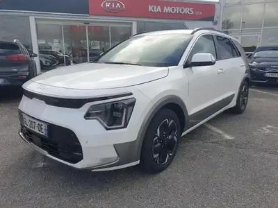 Blanc nacré/montant gris comète Occasion 2023 Kia Niro Premium SUV | 33 490 €