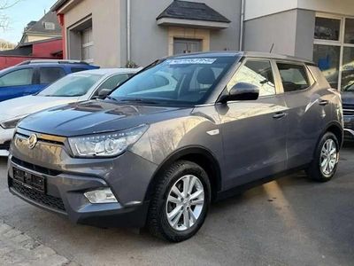 Gris Occasion 2016 Ssangyong (KGM) Tivoli SUV | 9 850 €