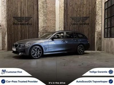 BMW 330e