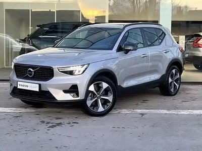 Gris Occasion 2025 Volvo XC40 SUV | 42 489 €