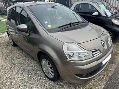 Beige Occasion 2009 Renault Modus Dynamique Monospace | 7 490 € (Prix assez cher)