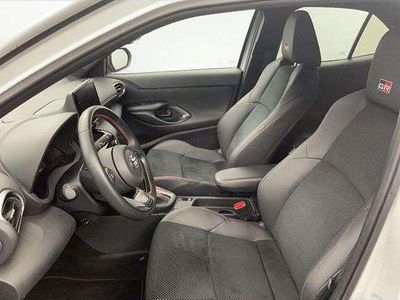 Occasion 2024 Toyota Yaris Hybrid Sport | 25 990 € (Prix juste)