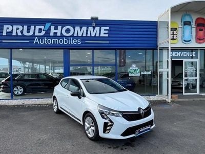 Blanc Nouvelle 2025 Renault Clio V Evolution Berline | 19 890 € (Prix juste)