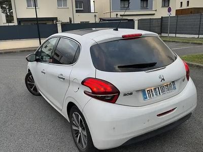 Blanc Occasion 2017 Peugeot 208 S Citadine | 8 000 € (Prix juste)