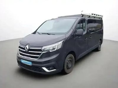 Noir midnight Occasion 2023 Renault Trafic Monospace | 30 990 € (Prix assez cher)