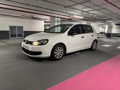 Blanc Occasion 2010 VW Golf Trendline Berline | 4 990 € (Prix juste)