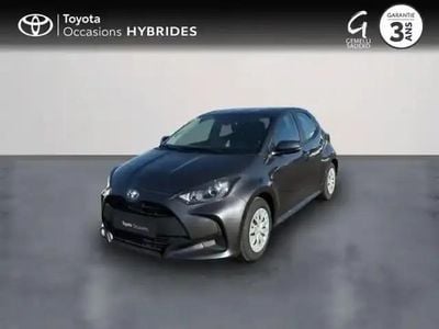 Occasion Toyota Yaris Hybrid 116 ch (85 kW) 2023 Gris atlas (m) Berline