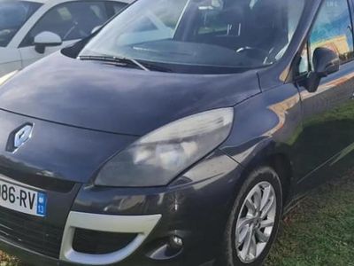 Gris Occasion 2011 Renault Scénic III Monospace | 3 990 € (Prix juste)
