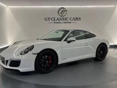 Porsche 911 Carrera 4 GTS