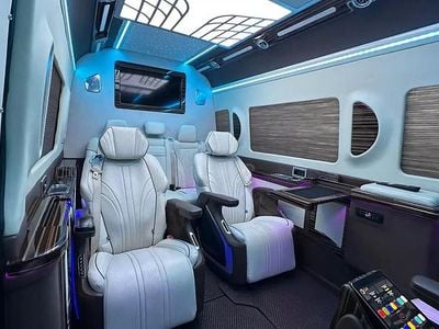 Occasion Mercedes Sprinter 170 ch (125 kW) 2024 Gris Van