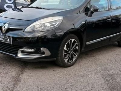 Noir Occasion 2015 Renault Scénic III Bose Edition Monospace | 9 990 € (Prix assez cher)