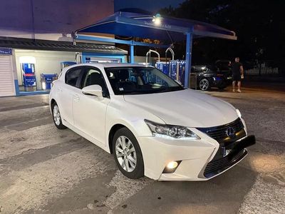Lexus CT200h