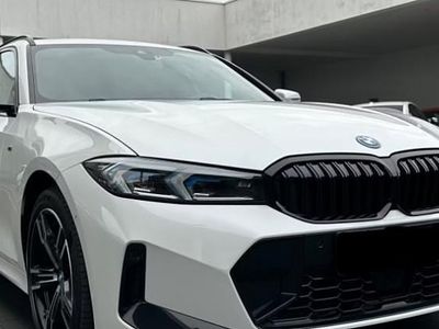 Blanc Occasion 2023 BMW 330e M Sport Break | 44 990 € (Prix cher)