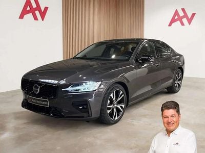 Gris Nouvelle 2025 Volvo S60 Plus Berline | 39 990 € (Prix juste)