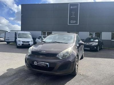 Brun Occasion 2012 Kia Rio Active Berline | 6 990 € (Prix juste)