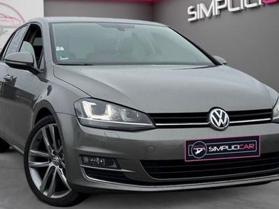 Gris Occasion 2013 VW Golf Berline | 12 980 € (Prix assez cher)