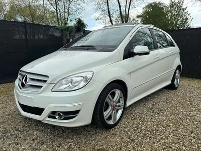 Mercedes B200