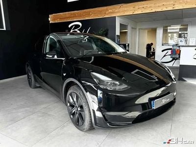 Occasion 2025 Tesla Model Y SUV | 37 790 € (Prix assez cher)