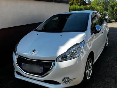 Occasion 2014 Peugeot 208 Allure Citadine | 7 700 € (Prix juste)