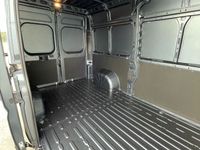 Occasion Opel Movano Business 140 ch (102 kW) 2023 Gris Van