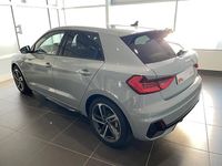 Nouvelle Audi A1 Sportback S-line plus 116 ch (85 kW) 2025 Gris flèche nacré noir mythe métallisé Citadine