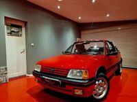 Occasion Peugeot 205 106 ch (77 kW) 1987 Rouge Cabriolet