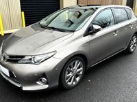 Occasion Toyota Auris Hybrid Style 137 ch (100 kW) 2015 Gris Berline