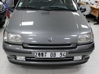 Occasion Renault Clio 80 ch (58 kW) 1994 Gris Citadine