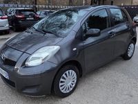 Occasion Toyota Yaris 68 ch (50 kW) 2009 Gris Citadine