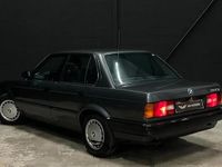 Occasion BMW 320 129 ch (94 kW) 1989 Gris Berline