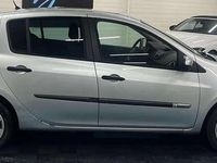 Occasion Renault Clio III Expression 101 ch (74 kW) 2012 Berline
