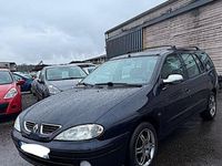 Occasion Renault Mégane GrandTour Expression 110 ch (80 kW) 2000 Bleu Break