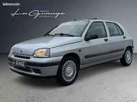 Occasion Renault Clio 61 ch (44 kW) 1997 Gris Citadine