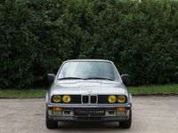 Occasion BMW 325 Sport Line 170 ch (125 kW) 1987 Gris Berline