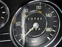 Occasion Mercedes 220 105 ch (77 kW) 1968 Blanc Berline