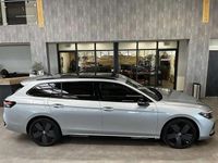 Nouvelle VW Passat R-line 193 ch (141 kW) 2025 Argent Break